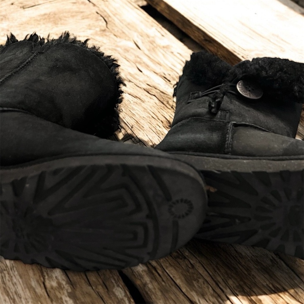 Ugg Bailey Button II Black Shearling Lined Boot/s… - image 4